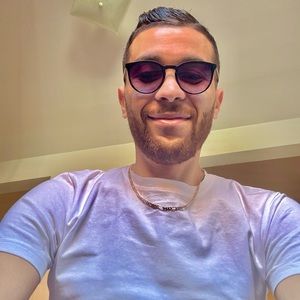 Meet your Posher, Ayad